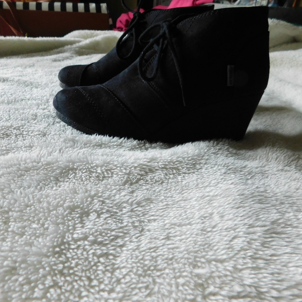 route 66 black wedge shoes